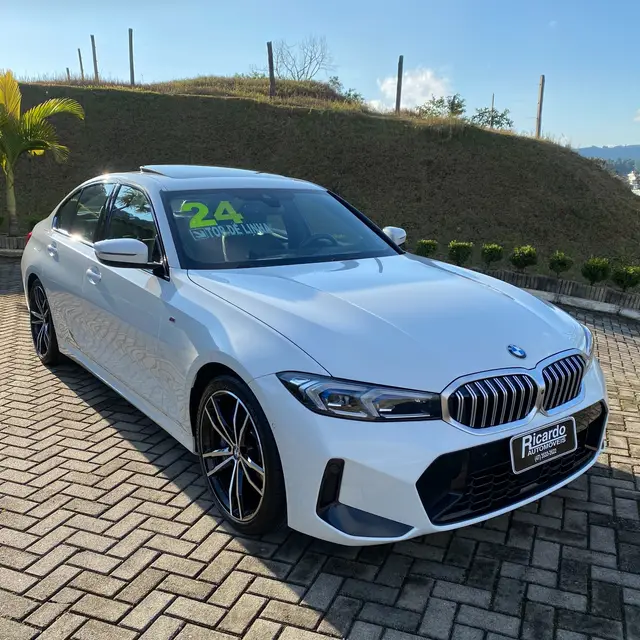 Carro BMW 320i 2024 M Sport 2.0 Turbo (Aut.)