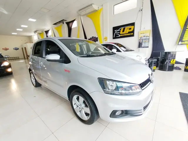 Carro Volkswagen Fox 2016 1.6 MSI Rock in Rio (Flex)