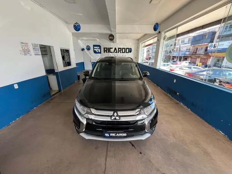 Mitsubishi Outlander 2.2 DI-D Mid 4WD