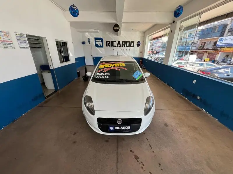 Fiat Punto Attractive 1.4 (Flex)