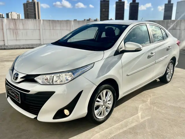 Carro Toyota Yaris Sedan 2019 1.5 XL Plus Tech CVT (Flex)
