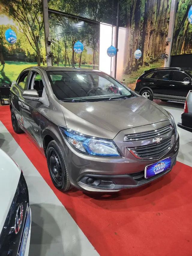 Carro Chevrolet Onix 2014 1.4 LT SPE/4