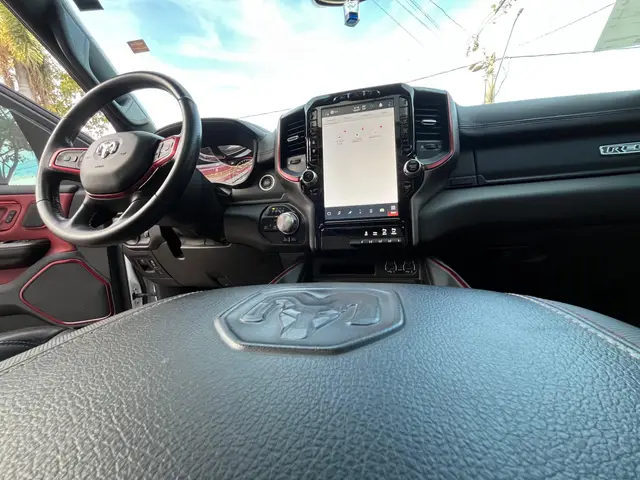 Carro RAM 1500 2022 Rebel 5.7 (Aut.)