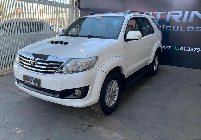 Carro Toyota Hilux Cabine Dupla 2014 Hilux 2.7 Flex 4x4 CD STD