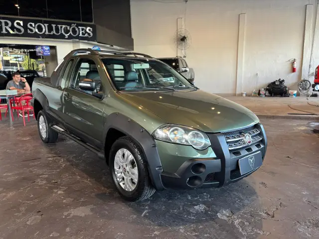 Carro Fiat Strada 2011 Adventure Locker 1.8 16V (Cabine Estendida)