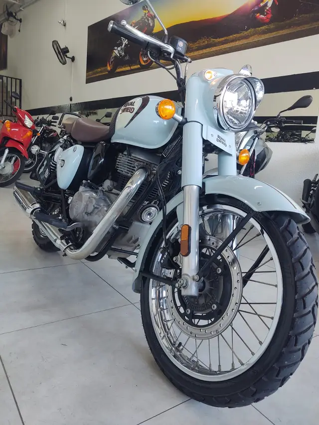Carro Royal Enfield Classic 350 2023 Halcyon