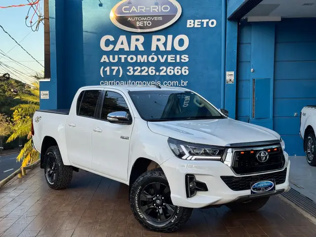 Carro Toyota Hilux Cabine Dupla 2017 Hilux 2.8 TDI SRV CD 4x4 (Aut)
