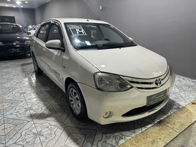 Carro Toyota Etios Sedan 2014 XS 1.5 (Flex)