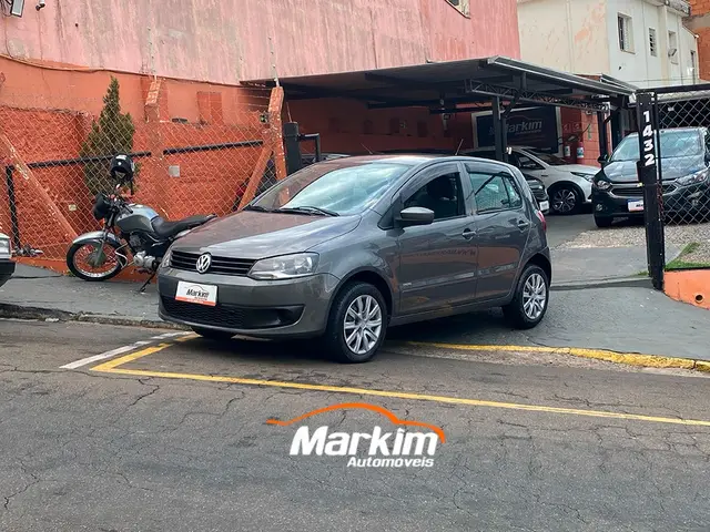 Carro Volkswagen Fox 2011 1.0 8V (Flex) 4p