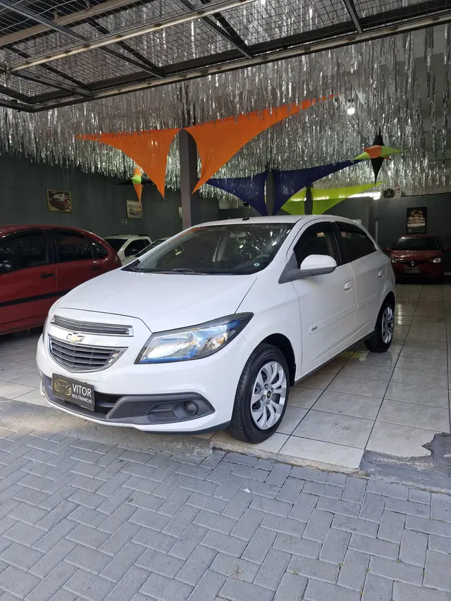 Carro Chevrolet Onix 2013 1.4 LT SPE/4