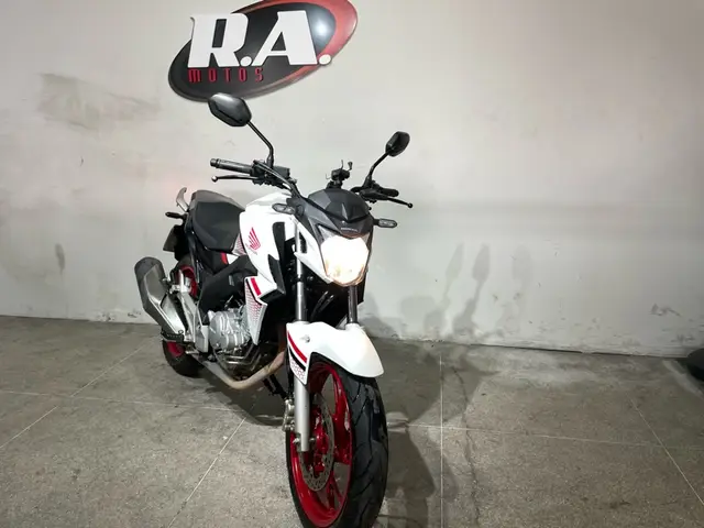 Moto Honda CB 250F Twister 2022 (CBS)