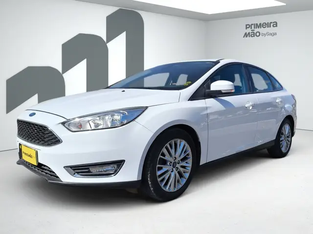 Carro Ford Focus Hatch 2018 SE Plus 2.0 PowerShift