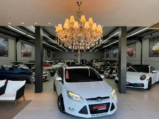 Carro Ford Focus Hatch 2015 Titanium Plus 2.0 16V PowerShift