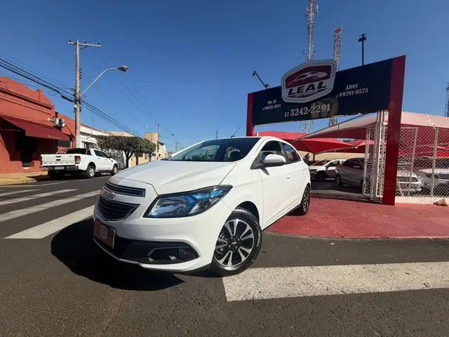 Carro Chevrolet Onix 2015 1.4 LTZ SPE/4 (Aut)