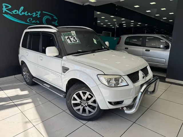 Carro Mitsubishi Pajero TR4 2013 2.0 16V 4x2 (Flex)