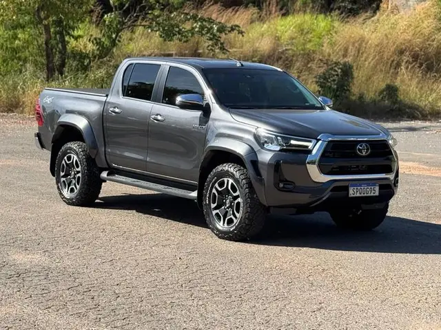 Carro Toyota Hilux Cabine Dupla 2024 Conquest 4x4 2.8 Diesel