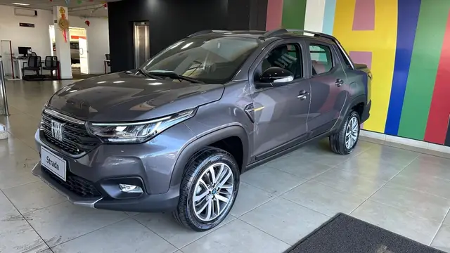 Carro Fiat Strada 2025 Volcano 1.3