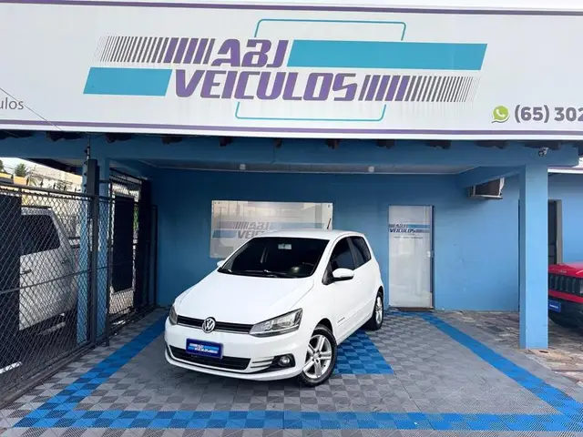 Carro Volkswagen Fox 2015 Comfortline 1.0 TEC (Flex)