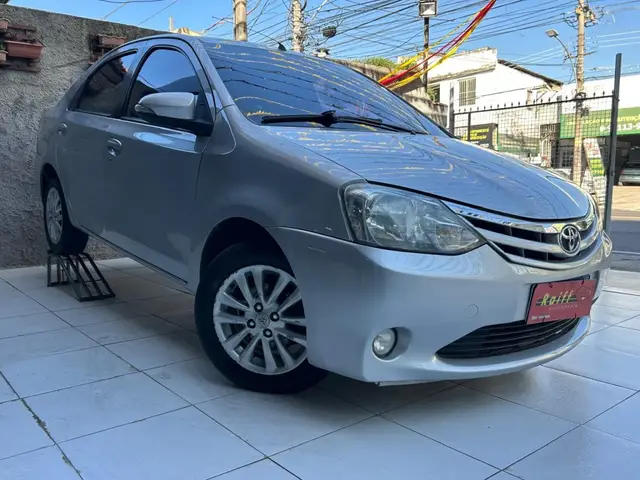 Carro Toyota Etios Sedan 2016 XLS 1.5 (Flex)