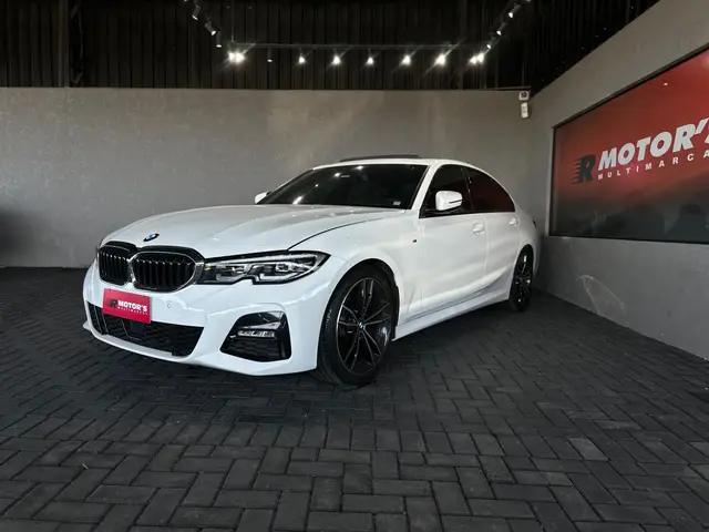 Carro BMW 320i 2022 M Sport 2.0 Turbo (Aut)