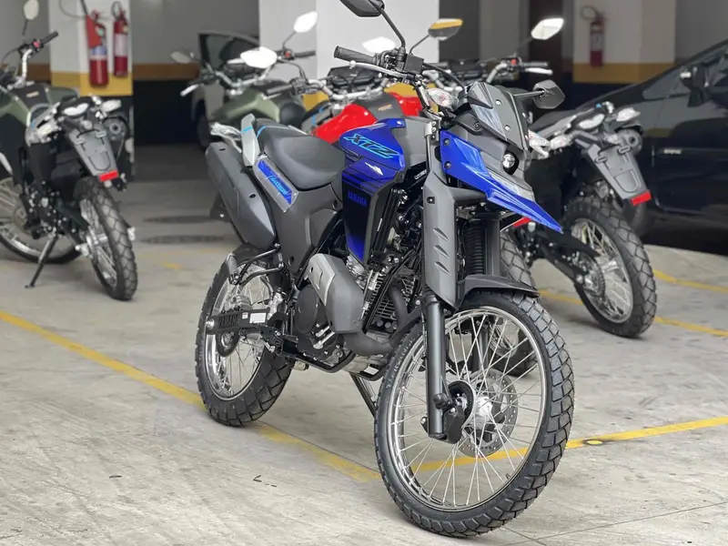 Yamaha XTZ 250 Lander Connected