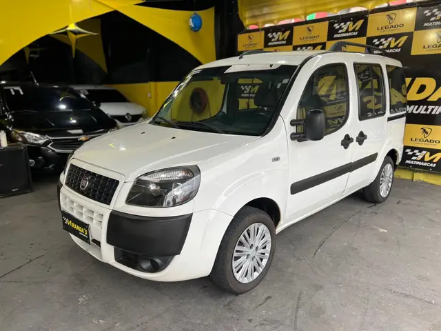 Carro Fiat Doblò 2021 Essence 1.8 16V (Flex)