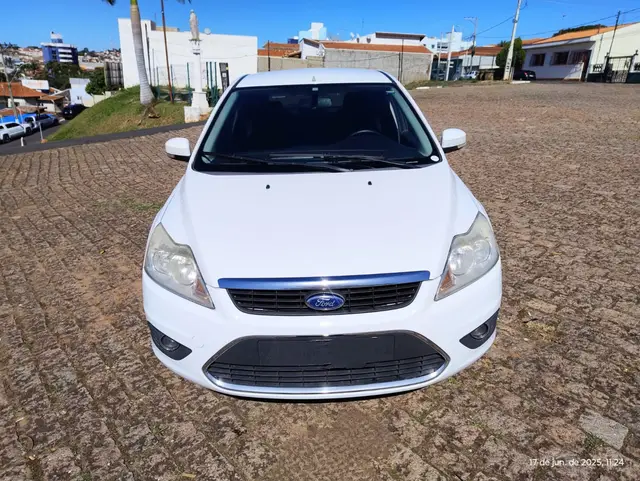 Carro Ford Focus Hatch 2012 GLX 1.6 16V (Flex)