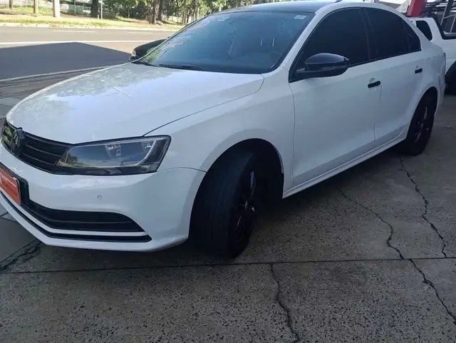 Carro Volkswagen Jetta 2015 2.0 Trendline Tiptronic (Flex)