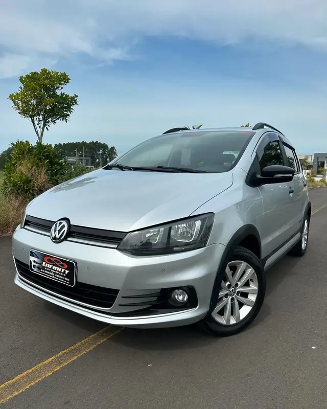 Carro Volkswagen Fox 2016 1.0 MPI Track (Flex)