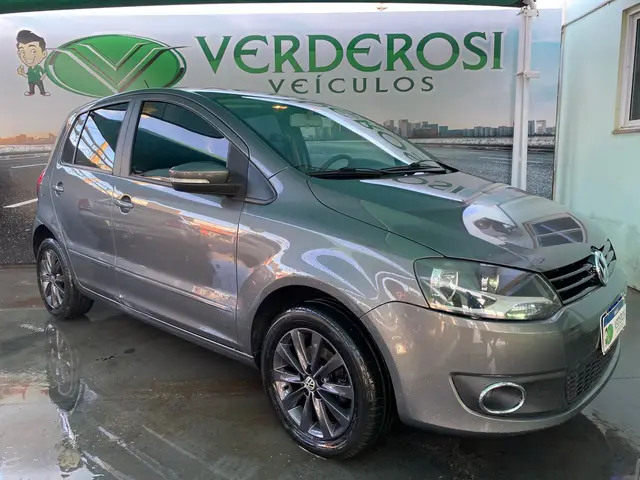 Carro Volkswagen Fox 2011 1.6 8V (Flex)