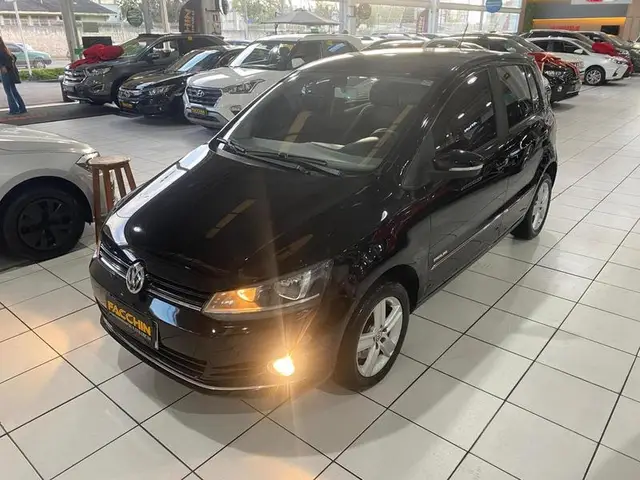 Carro Volkswagen Fox 2016 1.6 16v MSI Highline I-Motion (Flex)