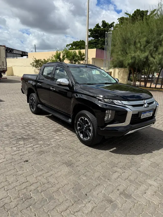 Carro Mitsubishi L200 Triton Sport 2023 HPE 2.4
