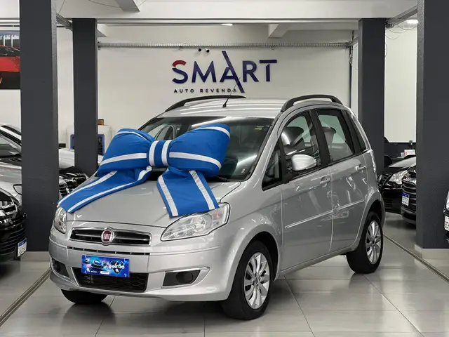 Carro Fiat Idea 2015 Attractive 1.4 8V (Flex)