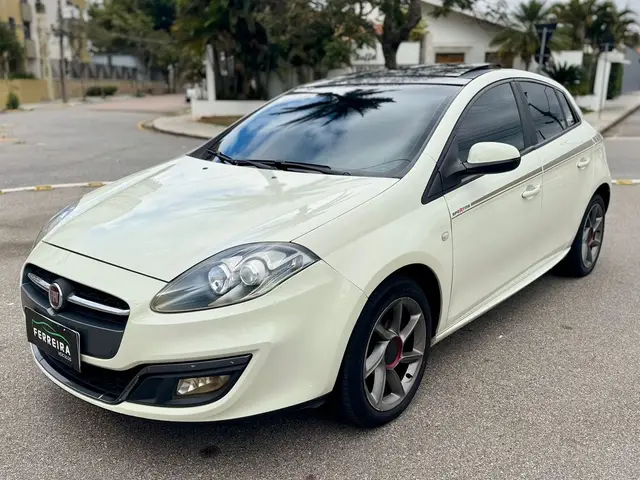 Carro Fiat Bravo 2016 Sporting 1.8 16V Dualogic (Flex)