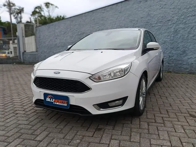 Carro Ford Focus Sedan 2017 SE 2.0 PowerShift