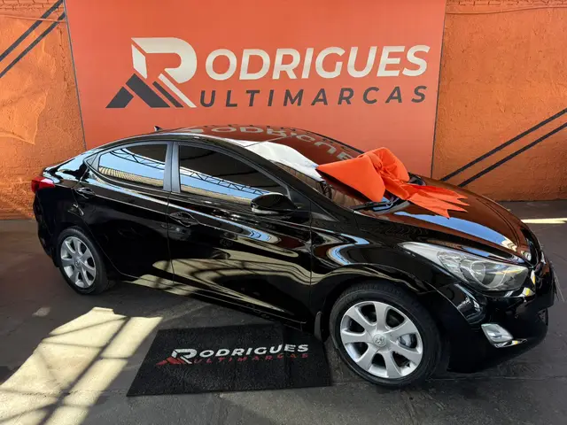 Carro Hyundai Elantra 2013 Sedan 1.8 GLS (aut)