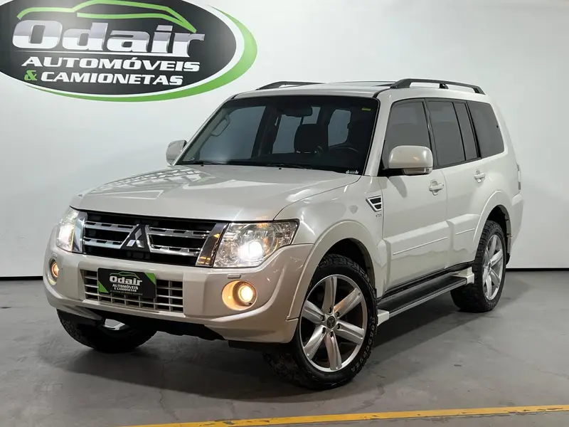 Mitsubishi Pajero Full 3.2 DI-D 5D HPE 4WD