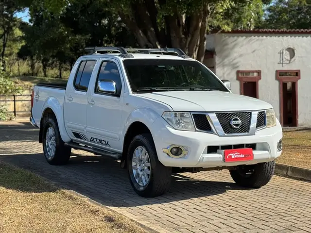 Carro Nissan Frontier 2014 2.5 TD CD 4x4 SL (Aut)