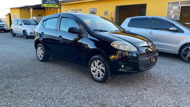Carro Fiat Palio 2014 Attractive 1.4 8V (Flex)