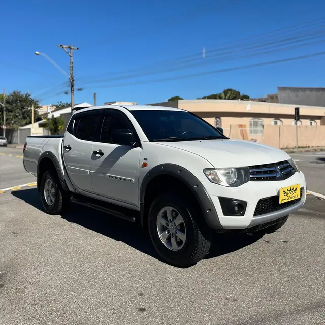 Carro Mitsubishi L200 Triton 2013 GL 3.2 CD TB Int. Dies. Mec.