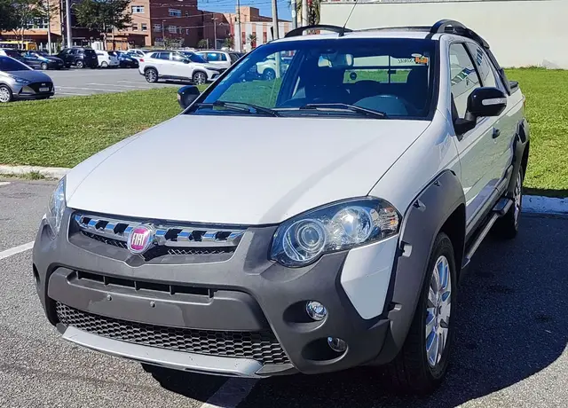 Carro Fiat Strada 2015 Adv.1.8 16V Dualogic Flex CD