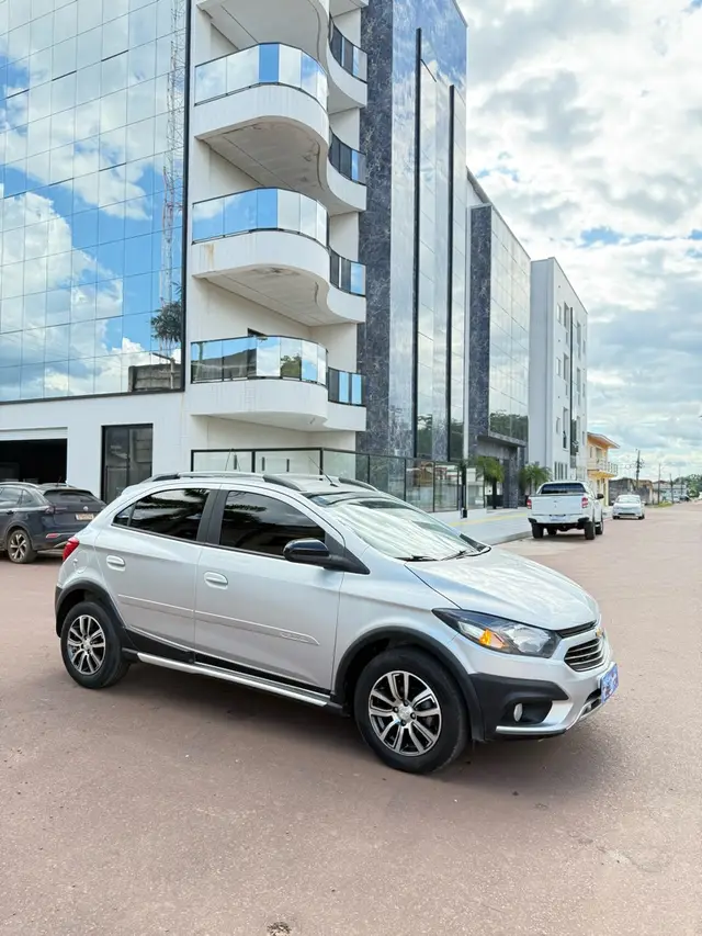 Carro Chevrolet Onix 2018 1.4 Activ SPE/4