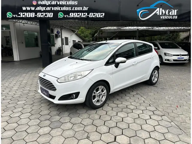 Carro Ford Fiesta Hatch 2014 1.5 (Flex)