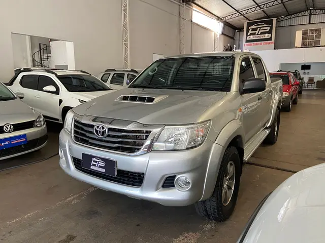 Carro Toyota Hilux Cabine Dupla 2015 Hilux 3.0 TDI 4x4 CD STD
