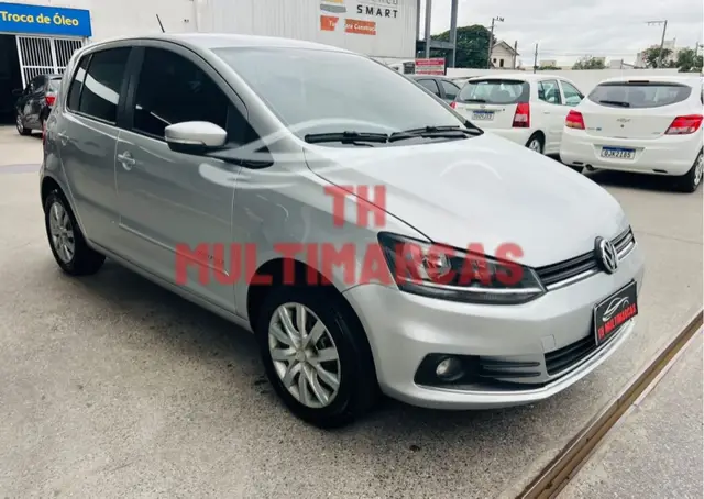 Carro Volkswagen Fox 2015 Comfortline 1.0 TEC (Flex)