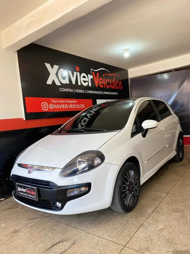 Carro Fiat Punto 2014 Sporting 1.8 16V (Flex)