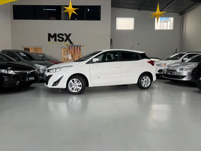 Toyota Yaris 1.3 XL CVT (Flex)