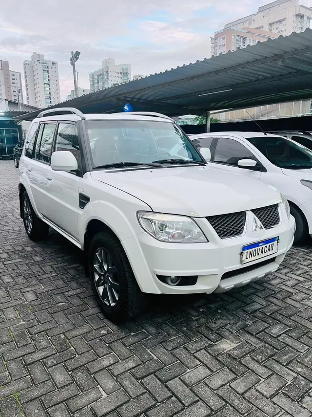 Carro Mitsubishi Pajero TR4 2013 2.0 16V 4x2 (Flex) (Aut)