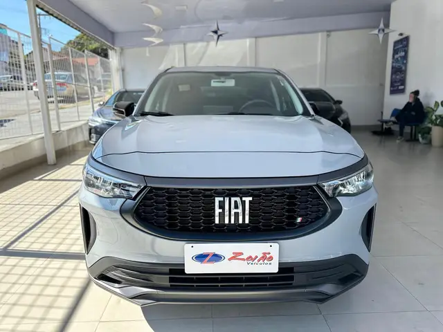 Carro Fiat Fastback 2025 Turbo 200