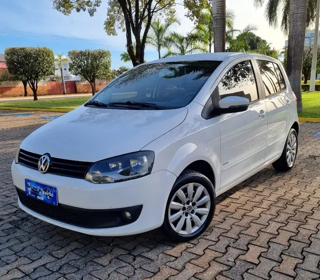 Carro Volkswagen Fox 2014 1.6 VHT (Flex)